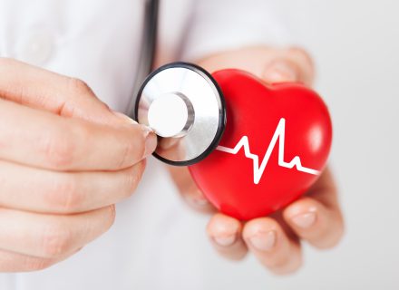 Su širdimi susijusio nerimo įtaka mirtingumui ir ūminių širdies būklių išsivystymui pacientams, patyrusiems miokardo infarktą